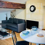 Cozy & I Tram & Shops شقة *