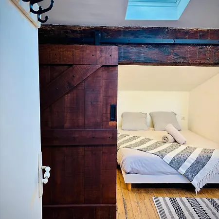 Apartament Cozy & I Tram & Shops