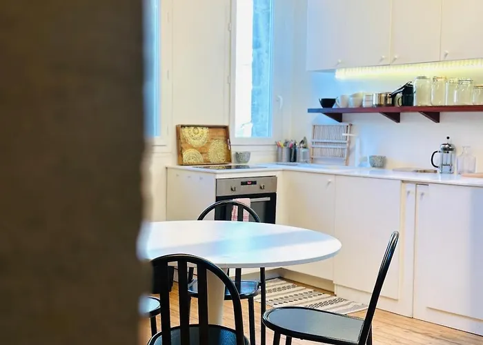 Cozy & I Tram & Shops Burdeos