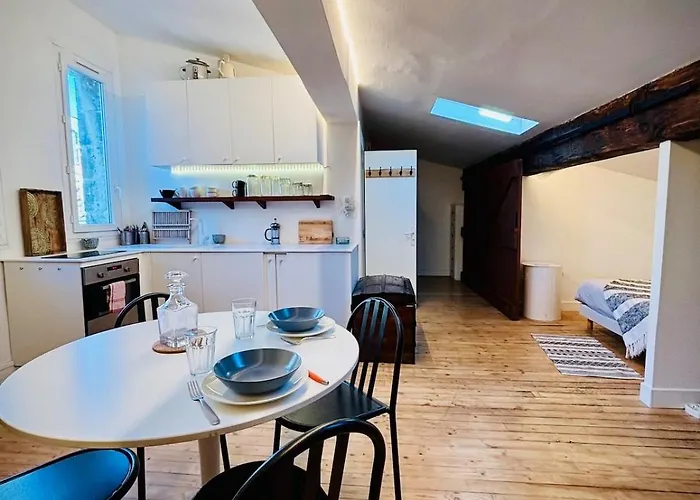 Cozy & I Tram & Shops Apartamento