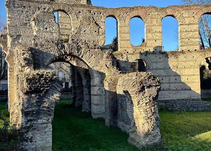 Cozy & I Tram & Shops *